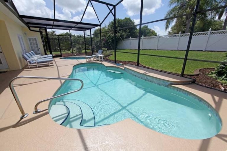 Why Pool Cages Fail in Florida