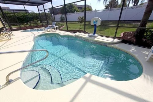enclose a pool Costs in Florida